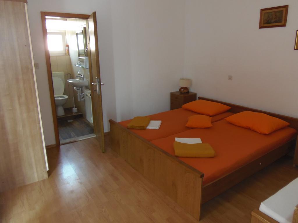 Apartments Skipper Seget Vranjica Exterior foto